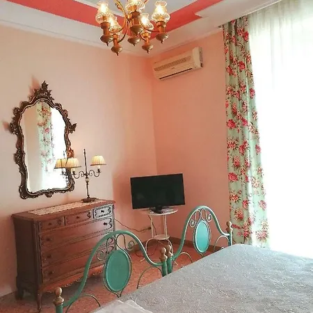 Appartement Adeste 33 *