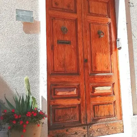 Adeste 33 Apartment